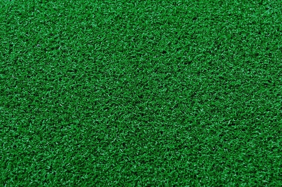 Prato inglese artificiale dell'erba di golf resistente UV, tappeto erboso artificiale del paesaggio ecologico 4000Dtex